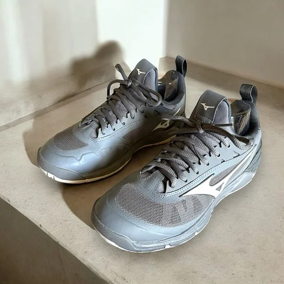 Mizuno Women's Wave Luminous Volleyball Shoes - Picture 8 of 16